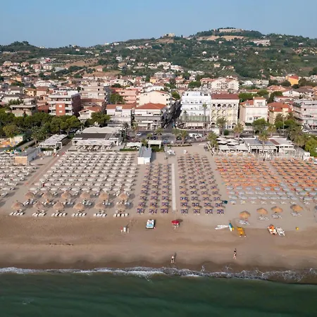 Hotel La Sirenetta 3*